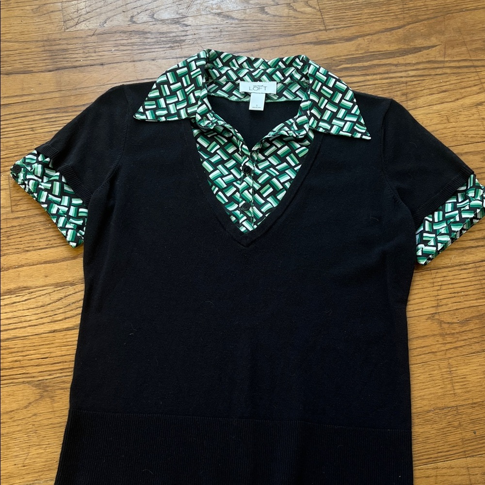 LOFT Black and Green Geometric V-Neck Sweater Blouse